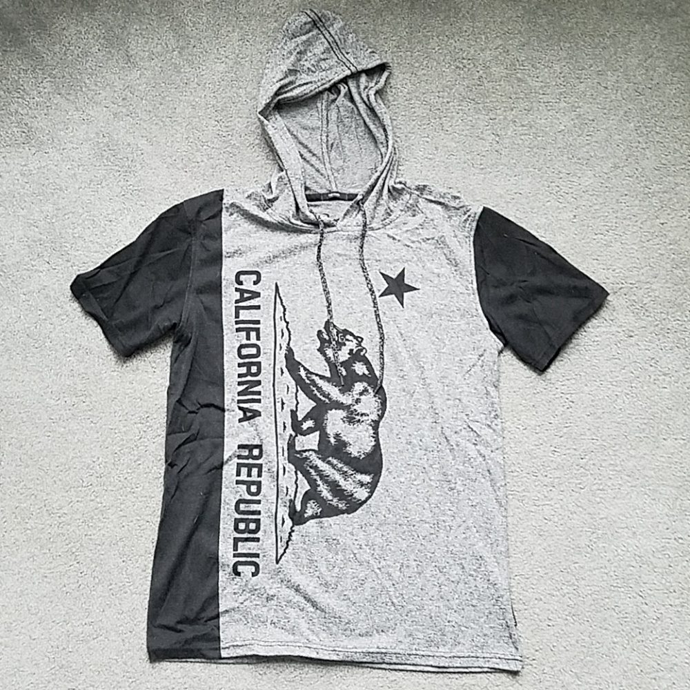 Hooded shirt